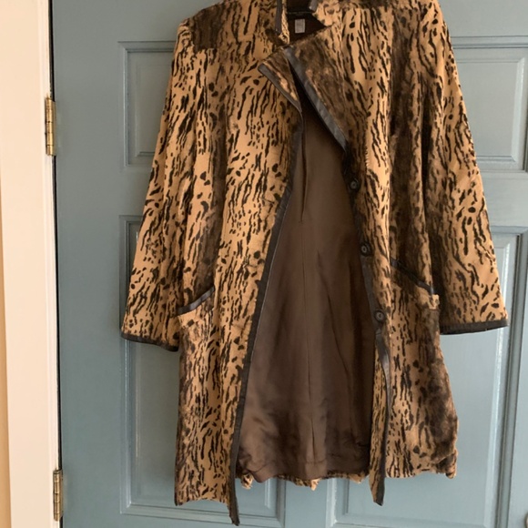 Faux fur Leopard print trench style coat - Picture 4 of 14